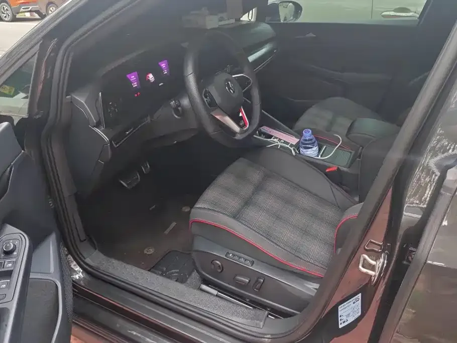 Volkswagen Golf GTI — фото 4