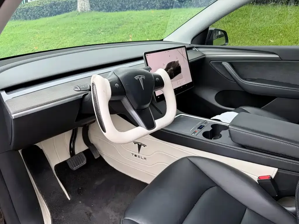 Tesla Model Y — фото 4