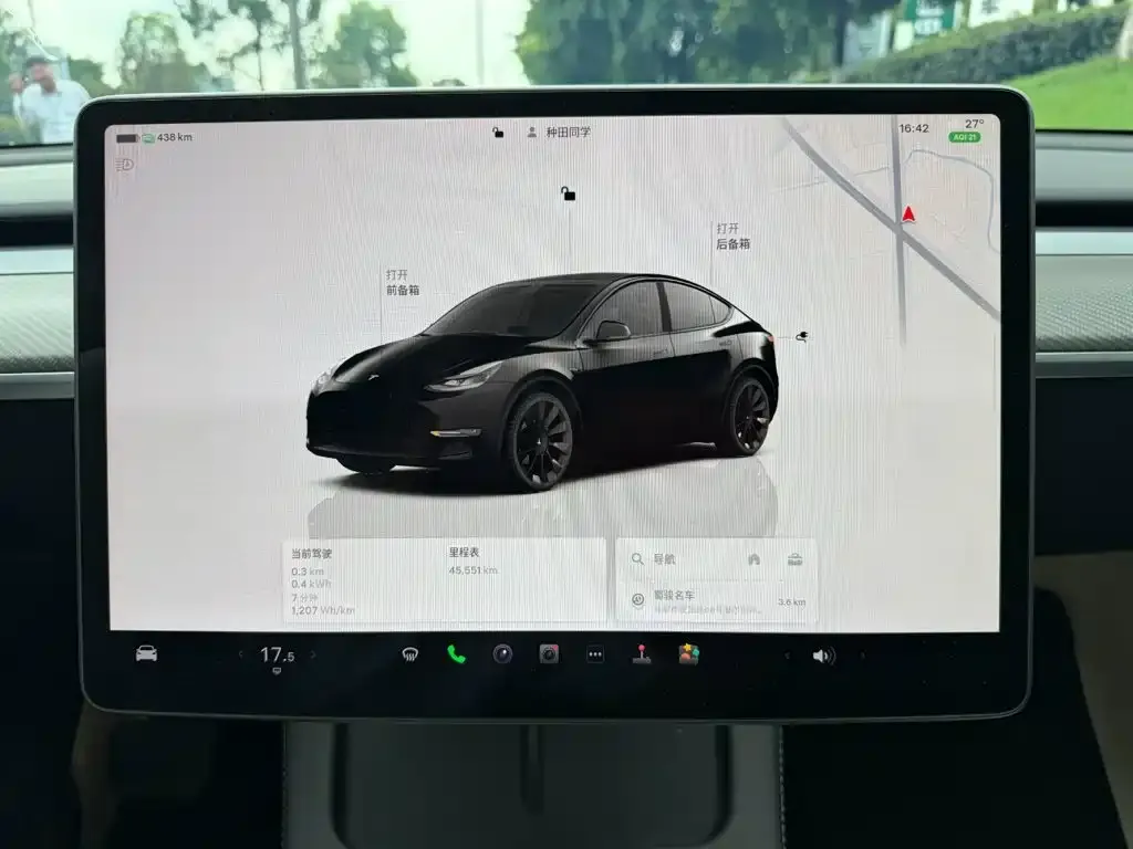 Tesla Model Y — фото 3