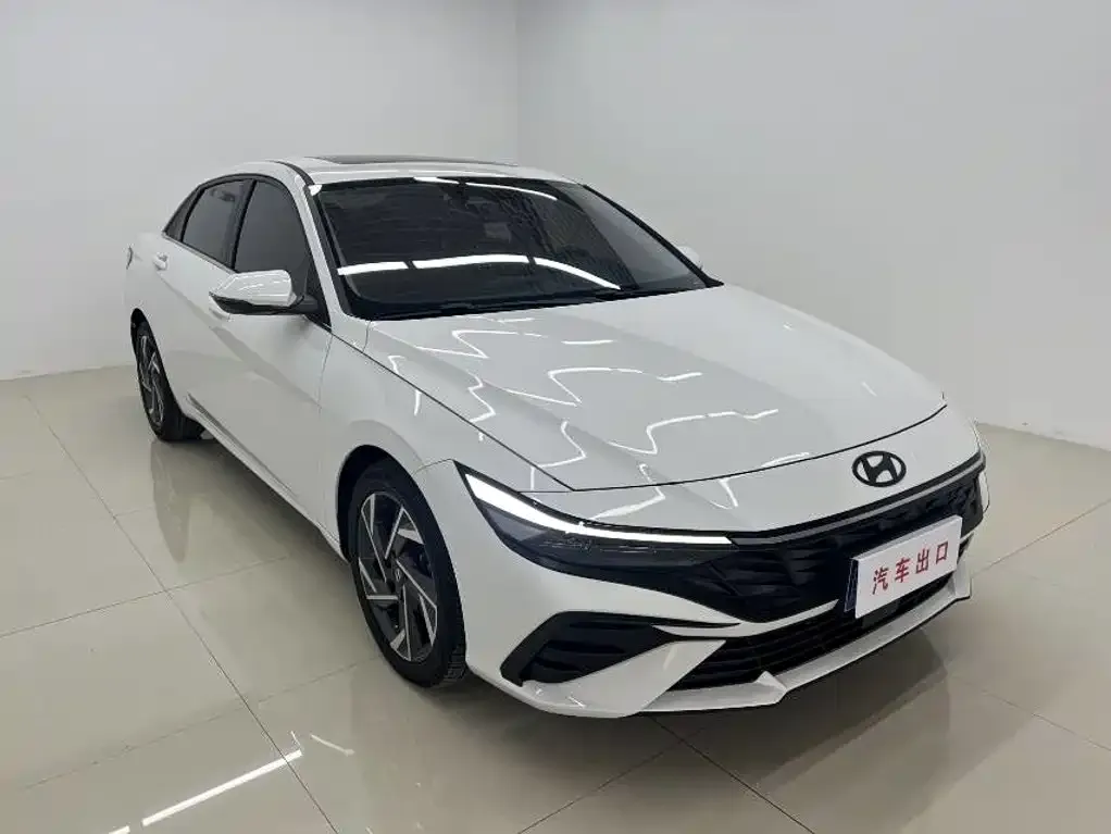 Hyundai Elantra — фото 2