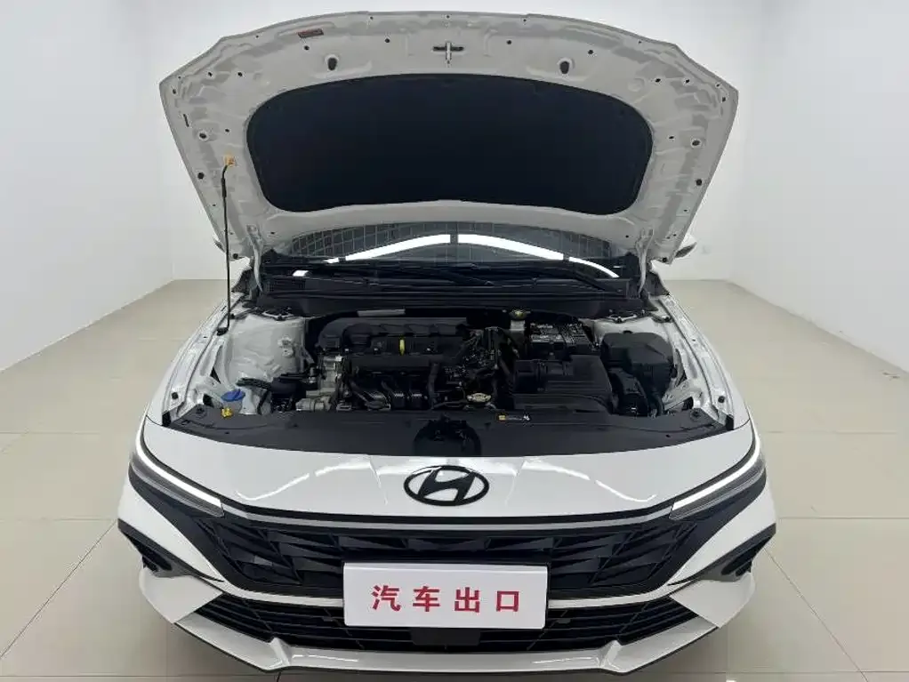 Hyundai Elantra — фото 8