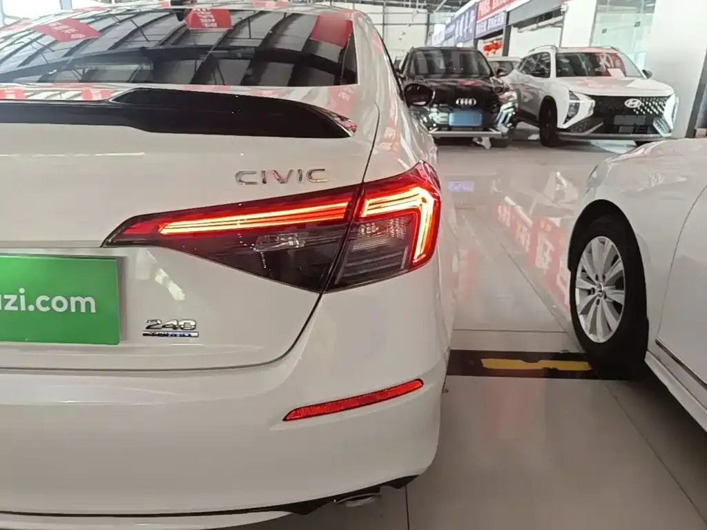Honda Civic — фото 7