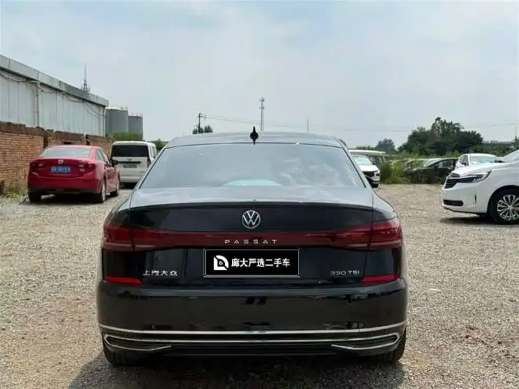 Volkswagen Passat — фото 8