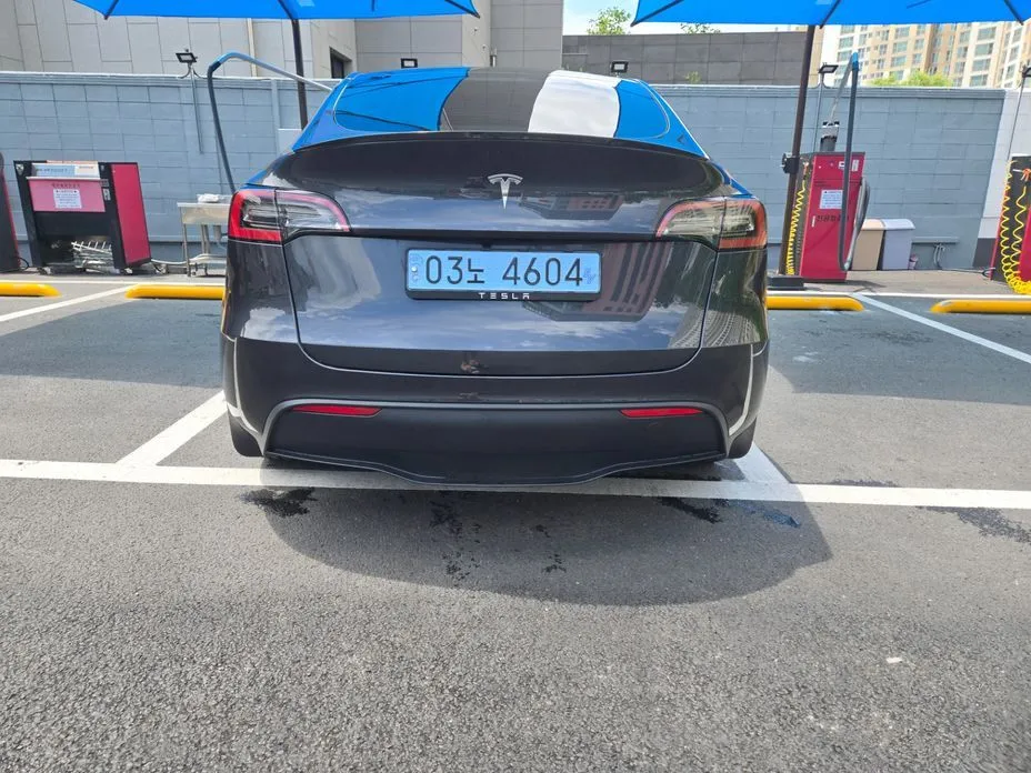 Tesla Model Y — фото 10