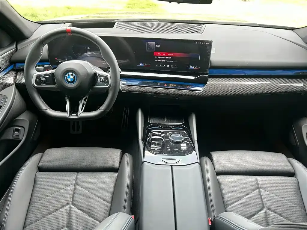 BMW i5 M60 — фото 5