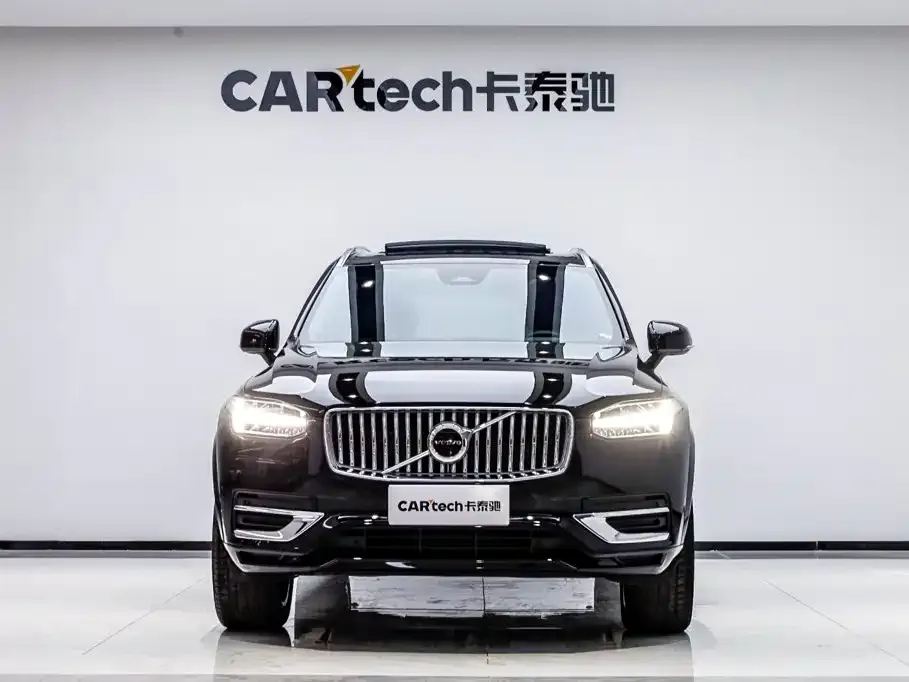 Volvo XC90 — фото 1