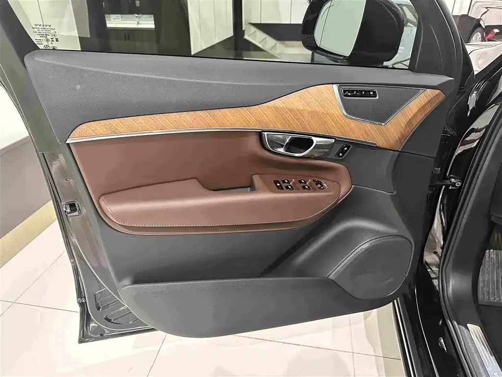 Volvo XC90 — фото 2