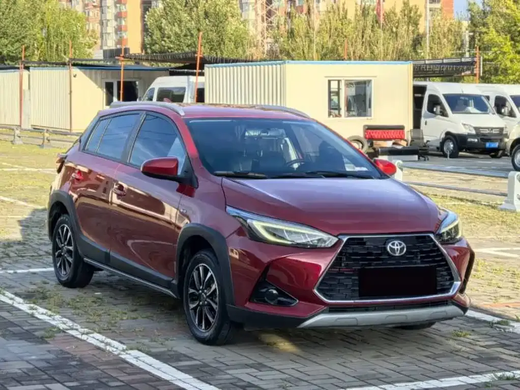 Toyota Yaris L — фото 3