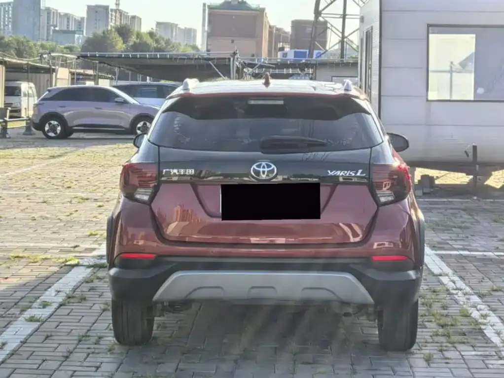 Toyota Yaris L — фото 8
