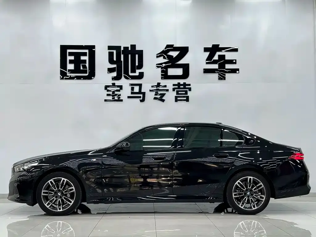 BMW 5 Series (Import) — фото 3