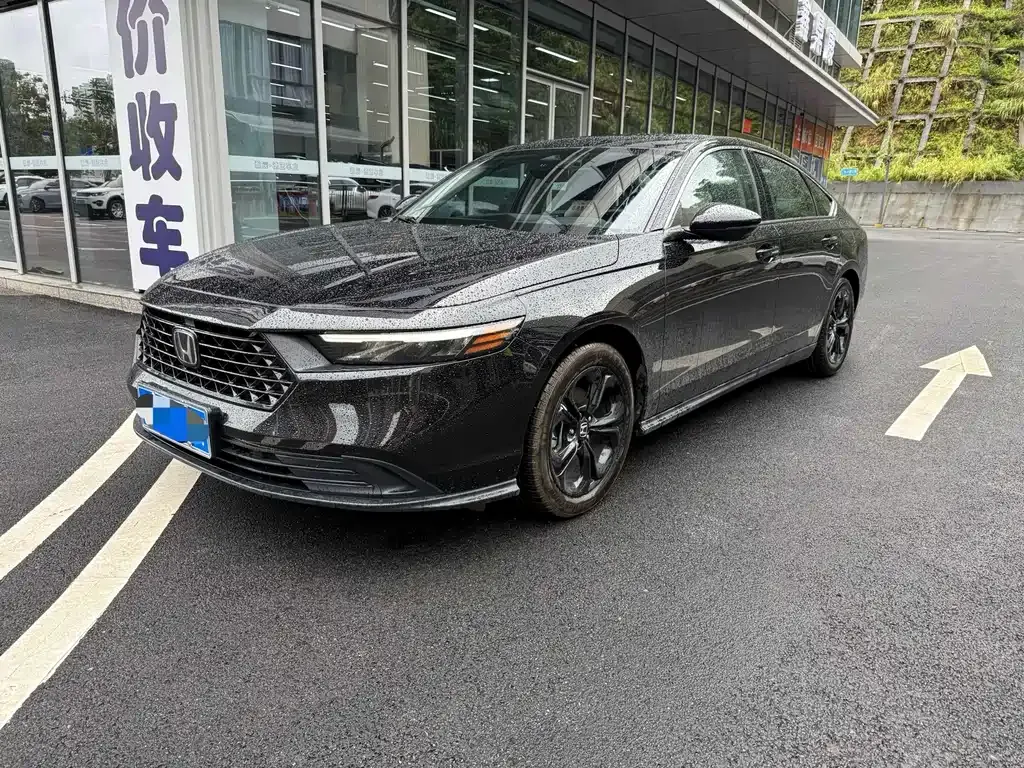 Honda Accord — фото 1