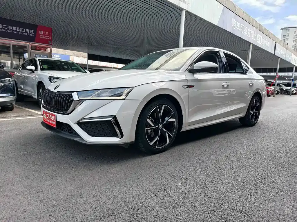 Skoda Octavia — фото 1