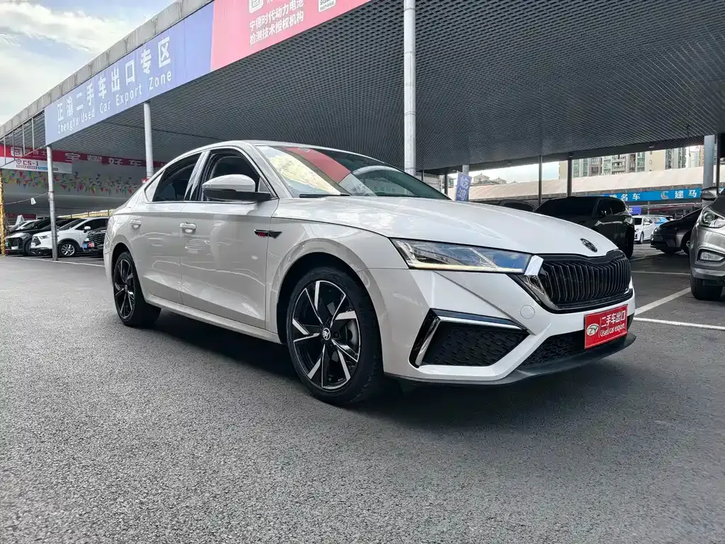 Skoda Octavia — фото 10