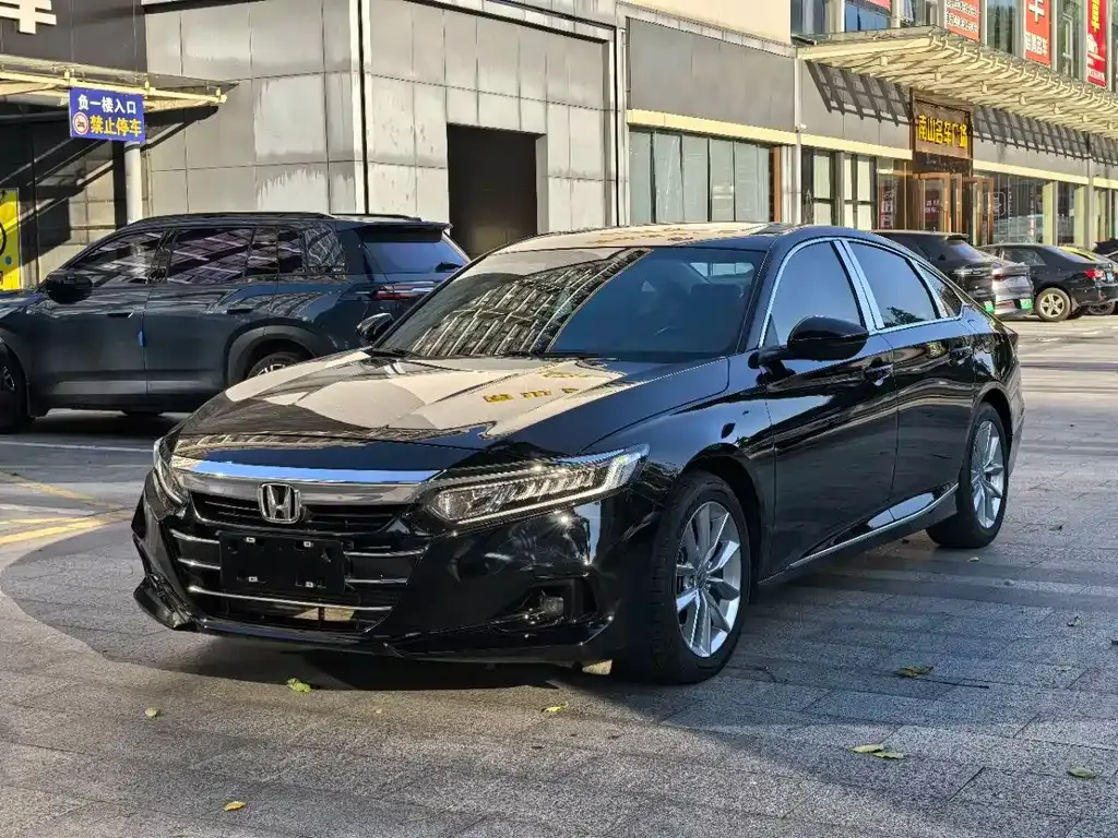Honda Accord — фото 1