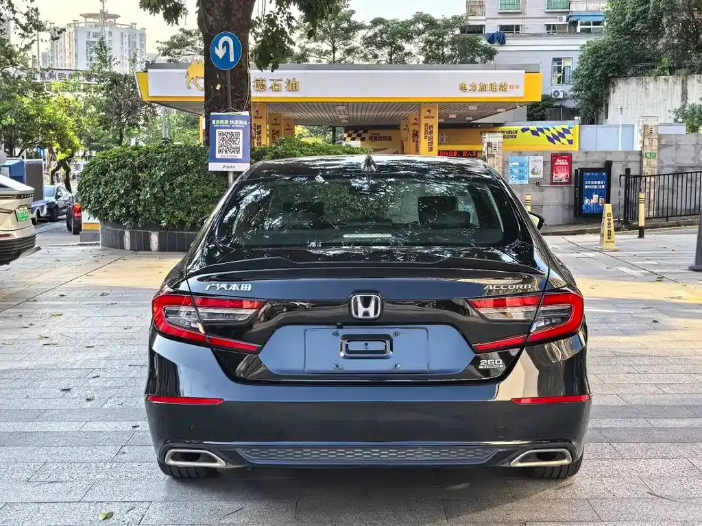 Honda Accord — фото 9