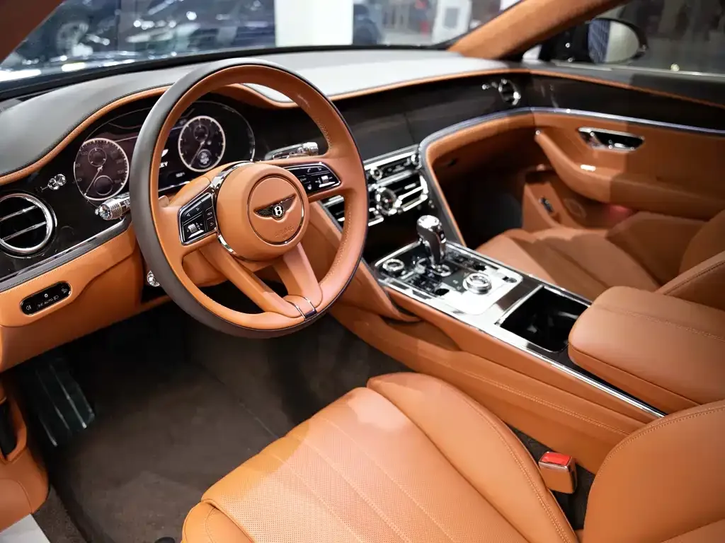 Bentley Flying Spur — фото 3