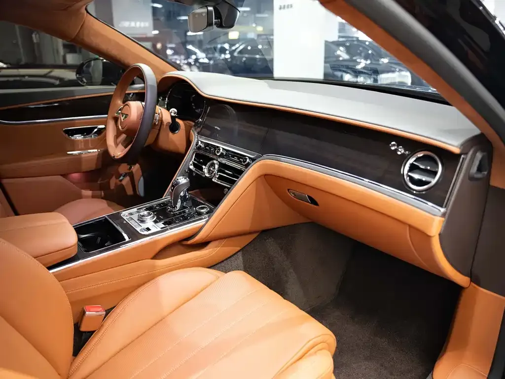 Bentley Flying Spur — фото 7