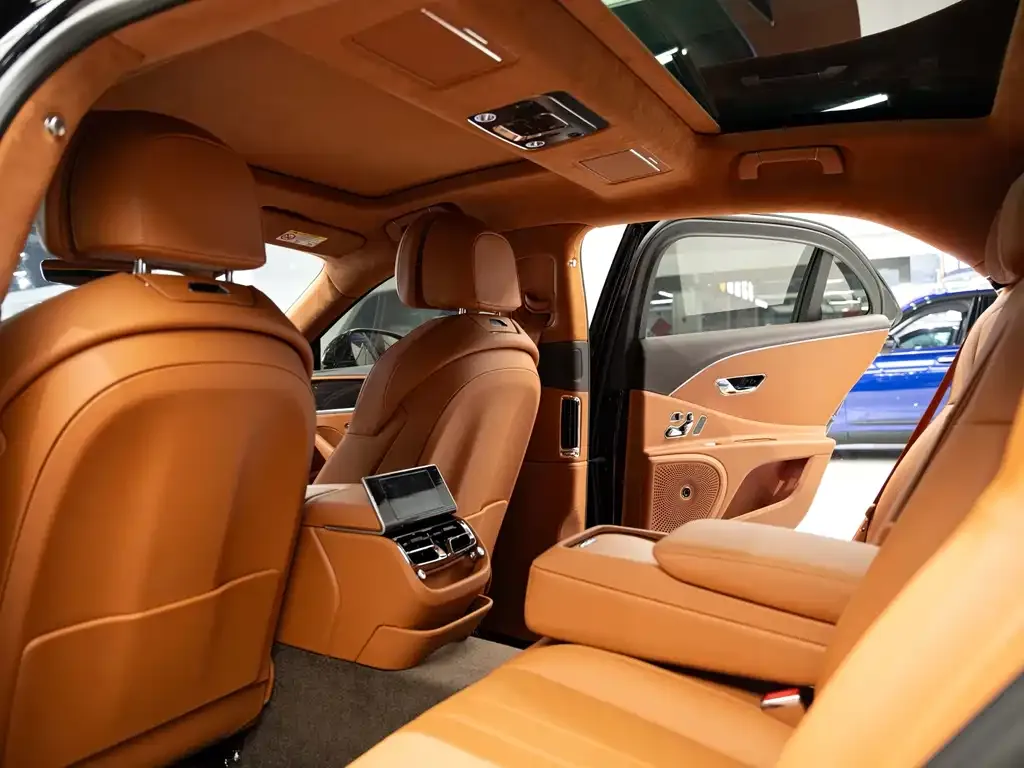 Bentley Flying Spur — фото 8