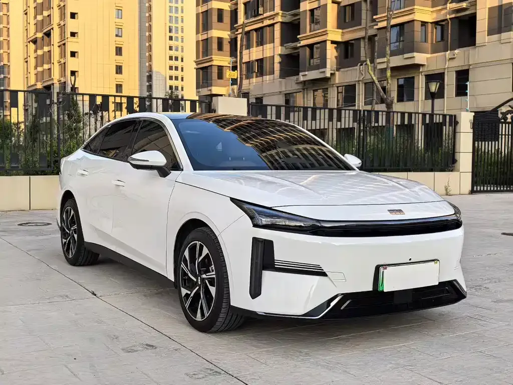 Geely Galaxy L6 — фото 2
