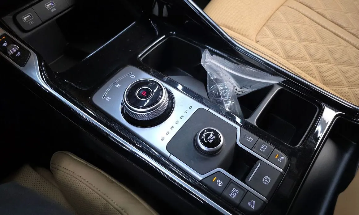 Kia Sorento — фото 9