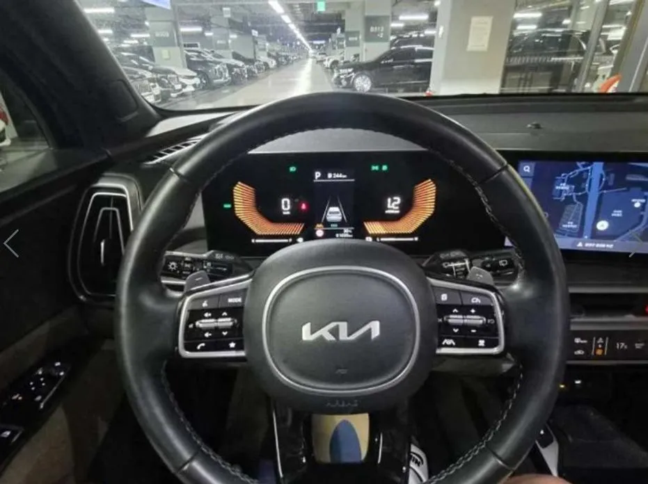 Kia Sorento — фото 7
