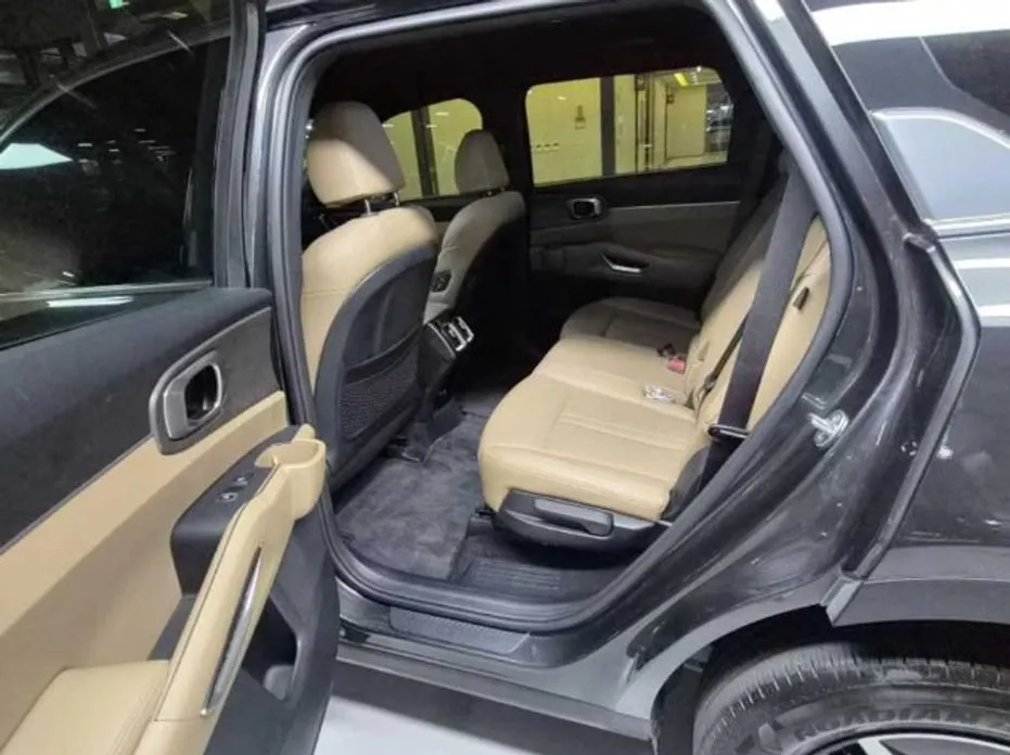 Kia Sorento — фото 6