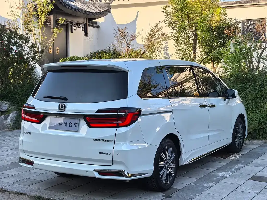 Honda Odyssey — фото 10