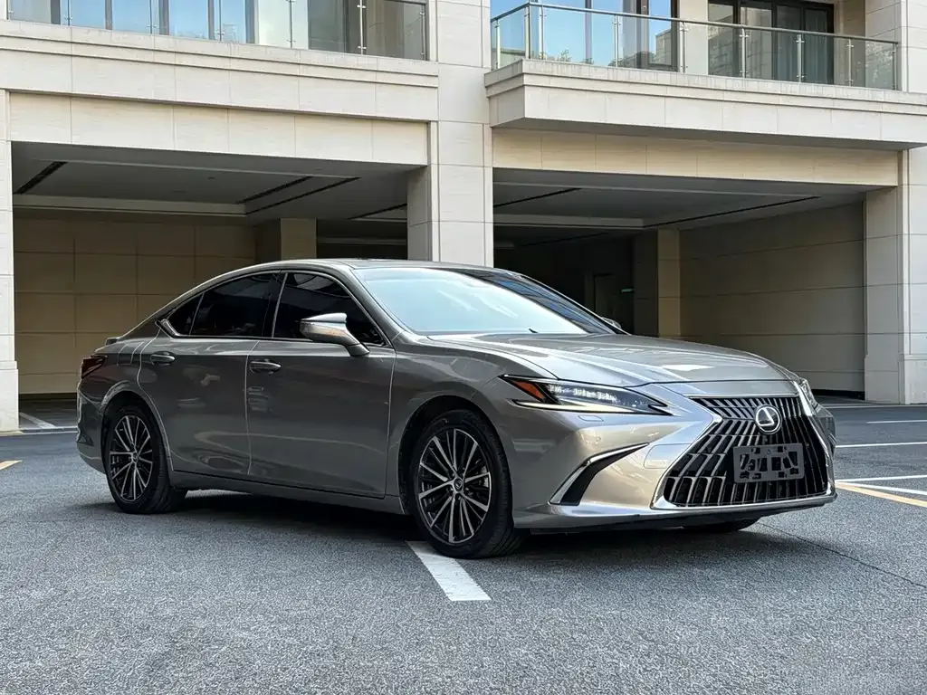 Lexus ES — фото 3