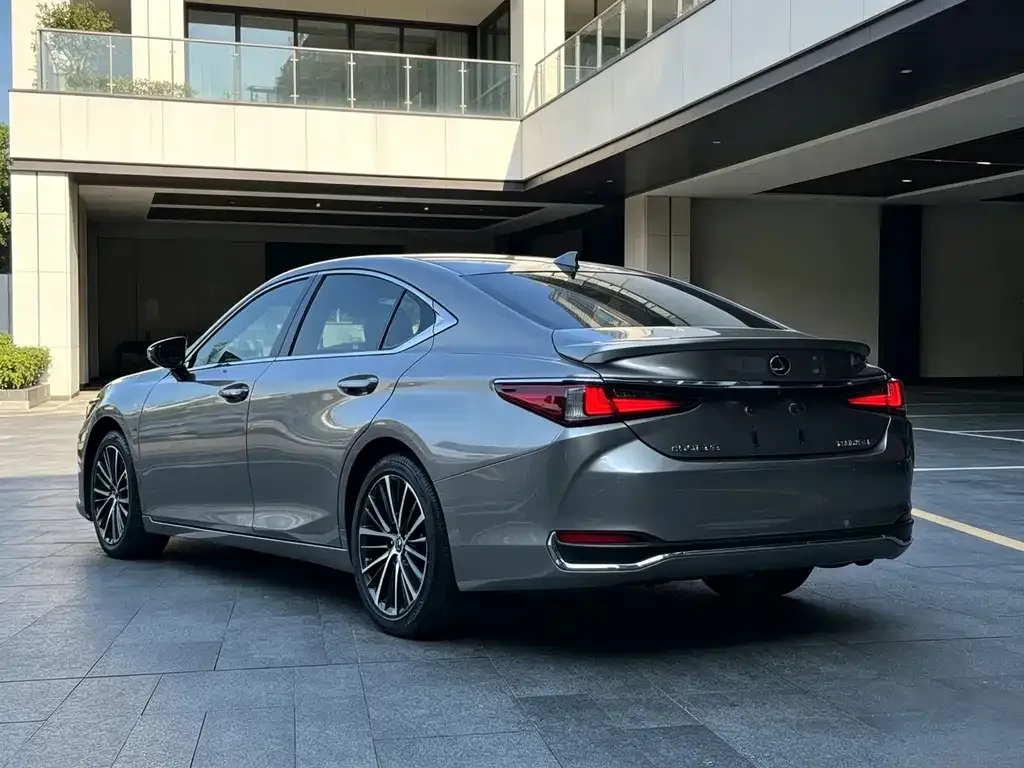 Lexus ES — фото 6