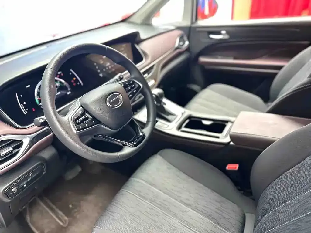 GAC Motor Trumpchi M6 — фото 2