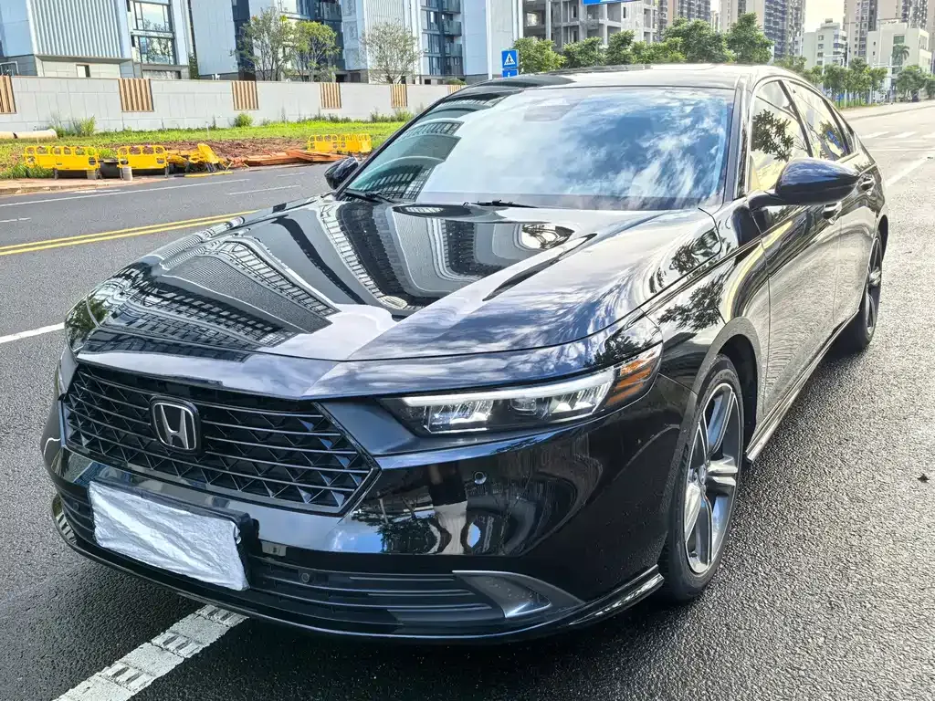 Honda Accord — фото 1
