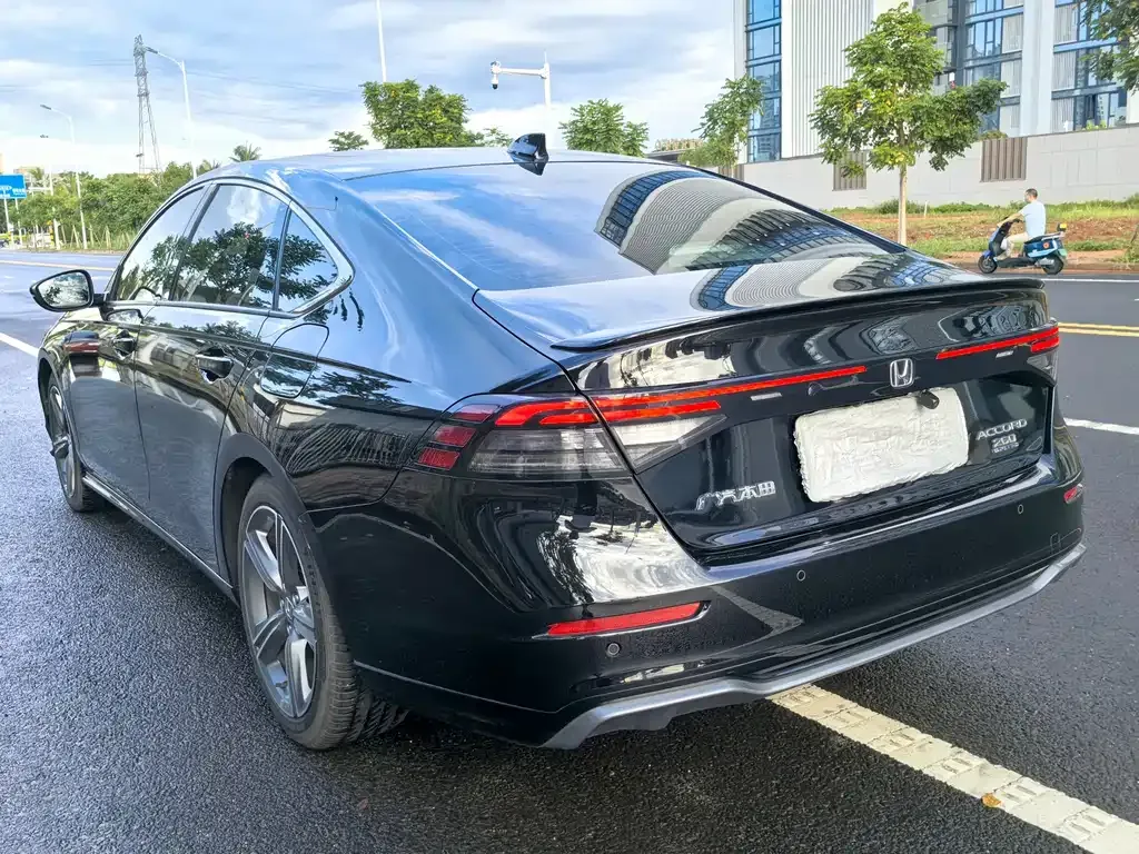 Honda Accord — фото 7