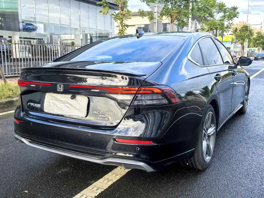 Honda Accord — фото 4