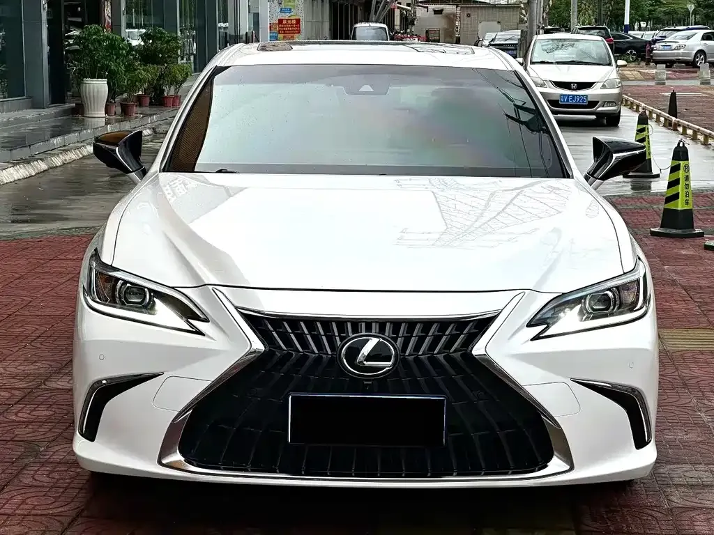 Lexus ES — фото 9