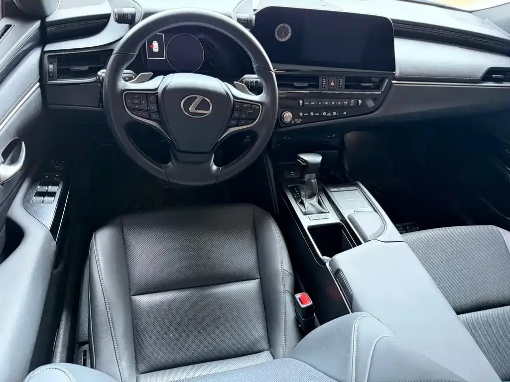 Lexus ES — фото 8