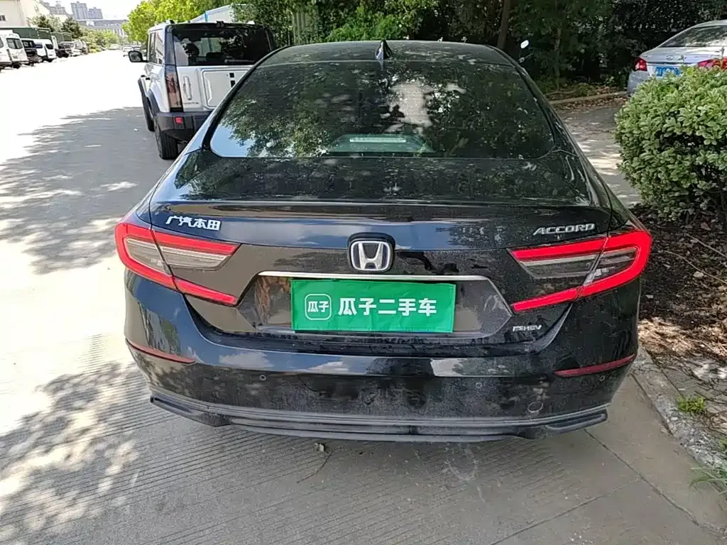 Honda Accord — фото 10