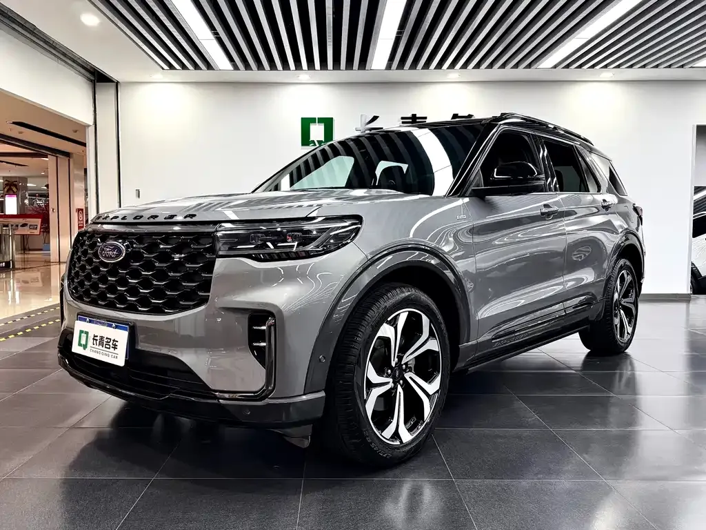 Ford Explorer — фото 1