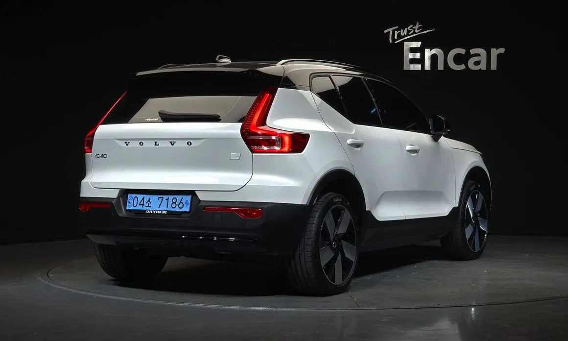 Volvo XC40 — фото 3