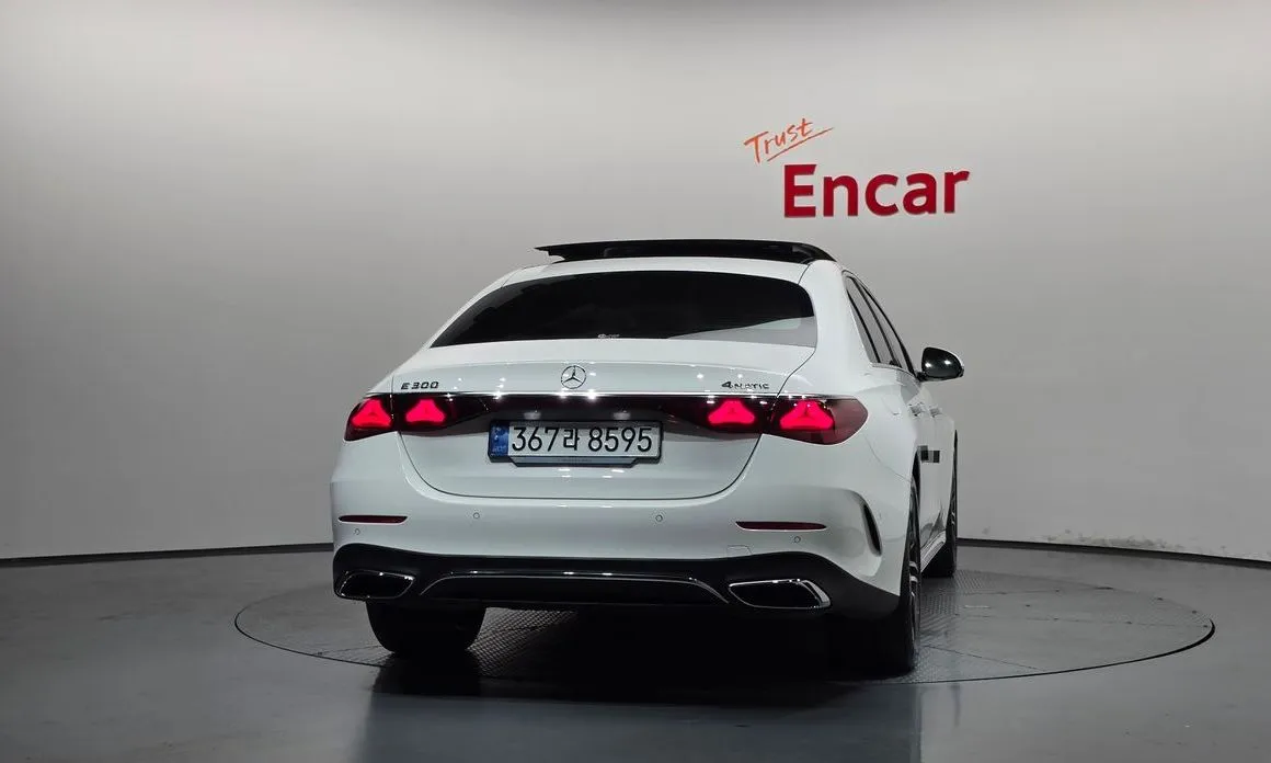 Mercedes-Benz E-Class — фото 10