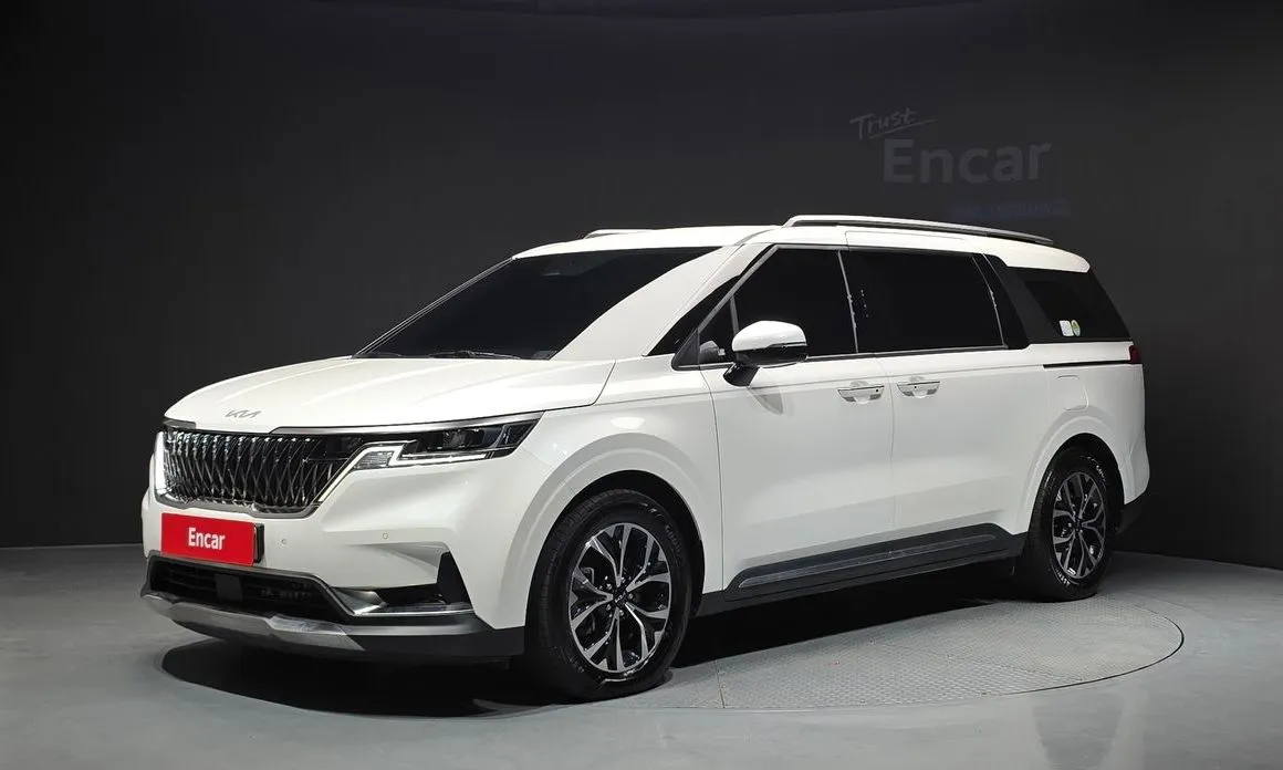 Kia Carnival — фото 1