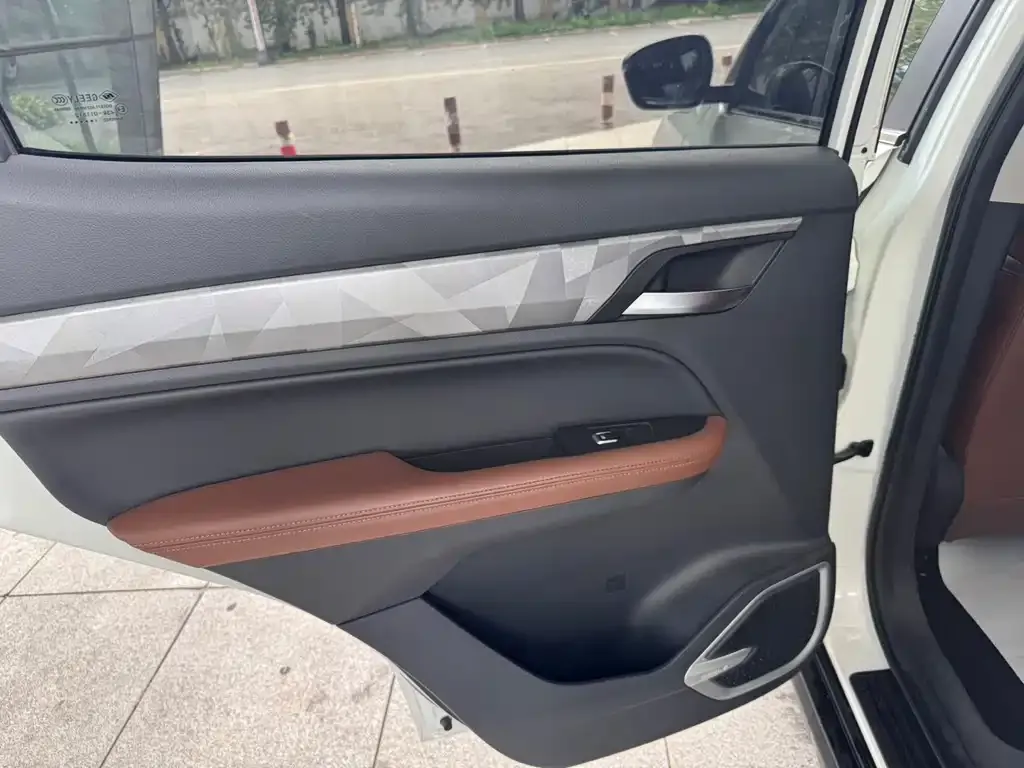 Geely Vision X6 — фото 10