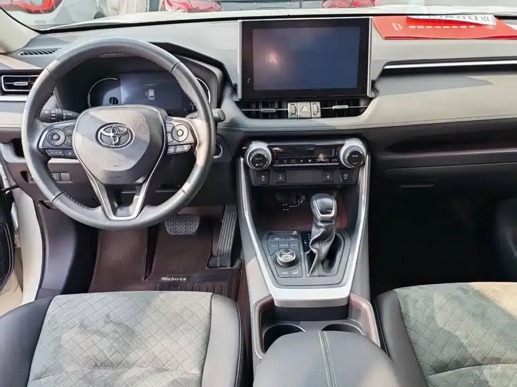 Toyota RAV4 — фото 9