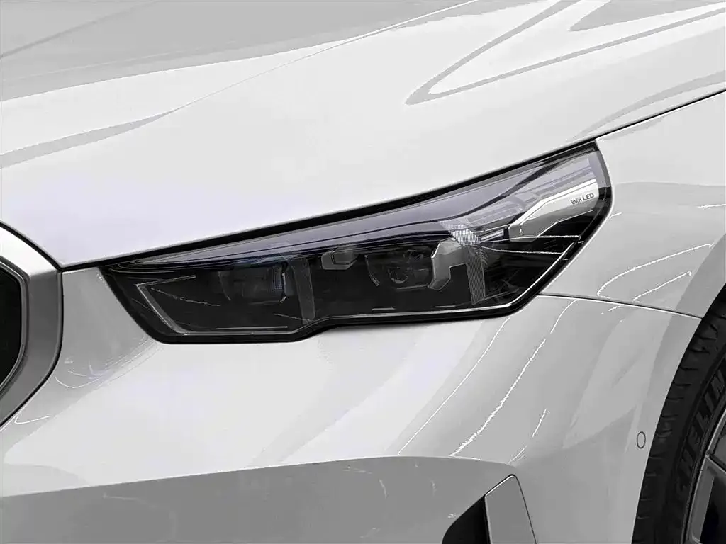 BMW 5 Series — фото 4