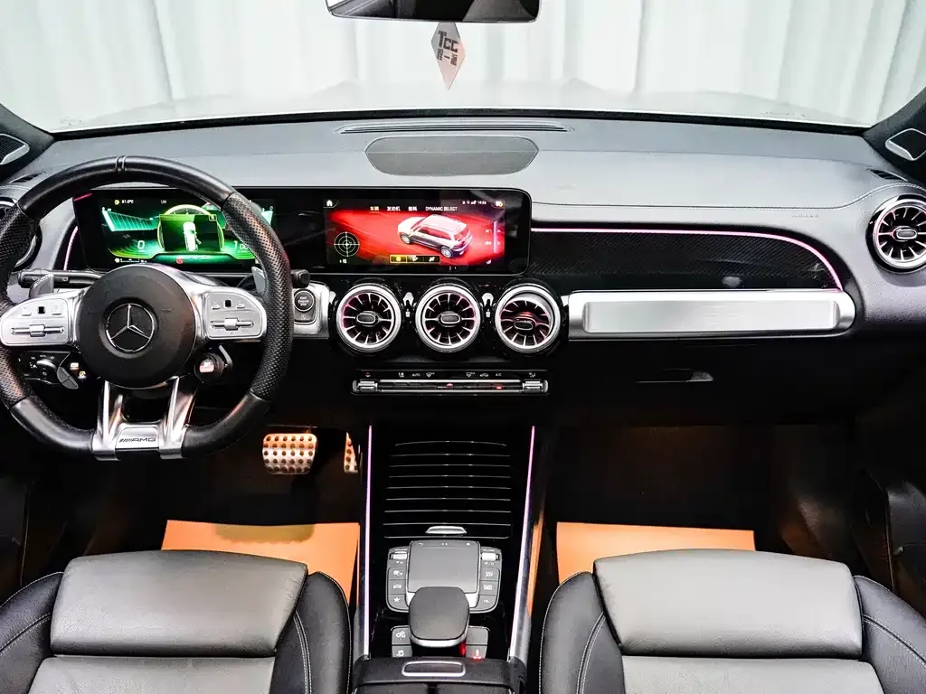 Mercedes-Benz GLB AMG — фото 2