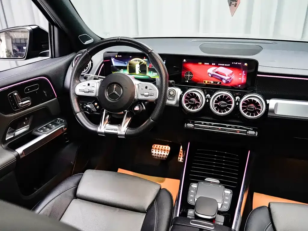 Mercedes-Benz GLB AMG — фото 9