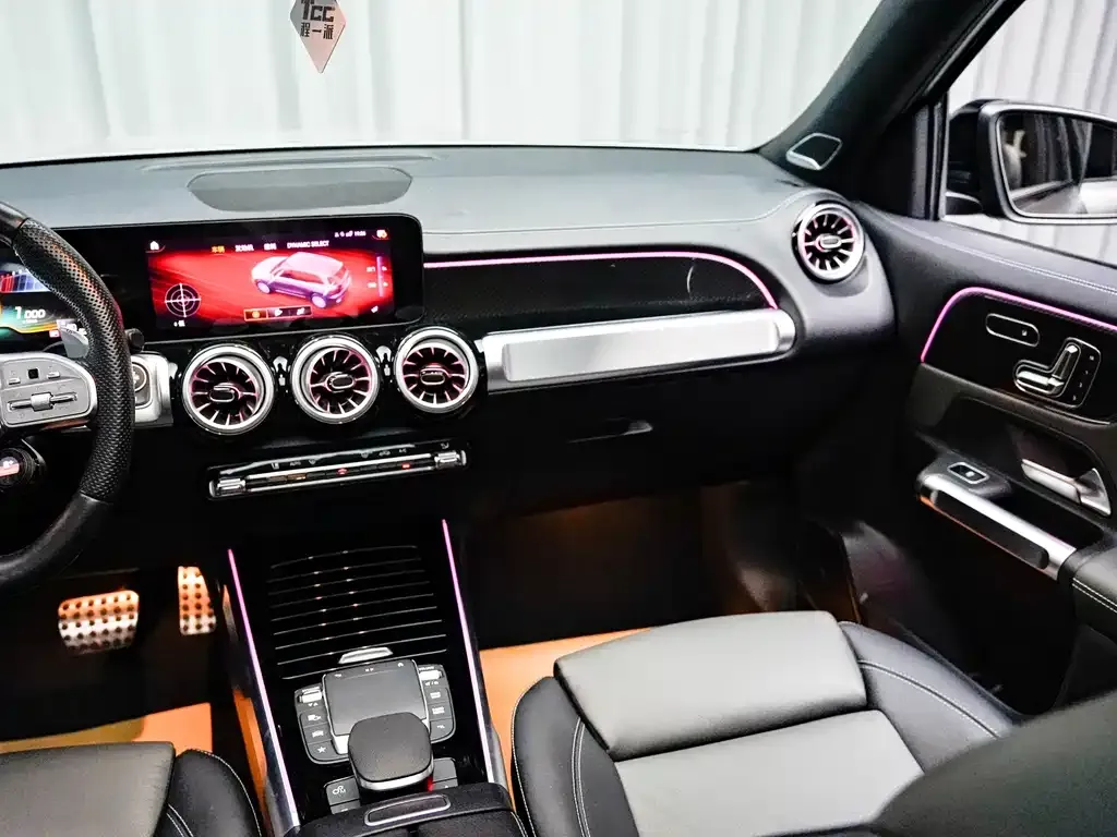 Mercedes-Benz GLB AMG — фото 7