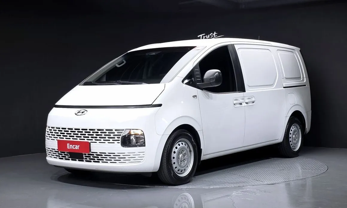 Hyundai Staria — фото 1