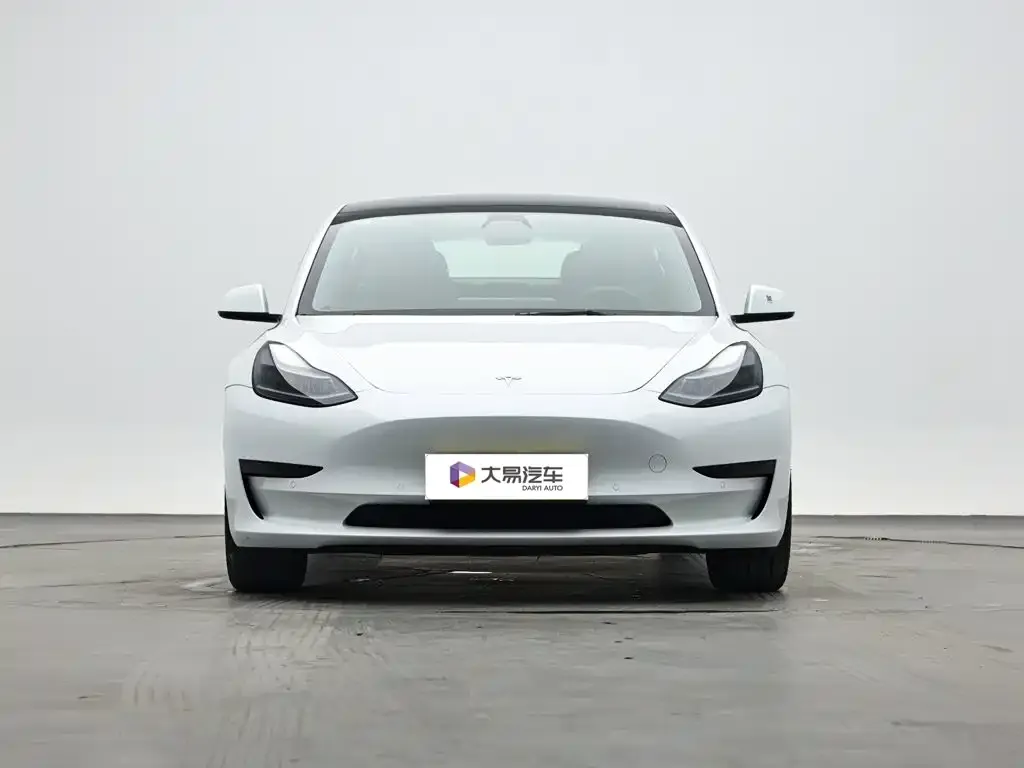 Tesla Model 3 — фото 3