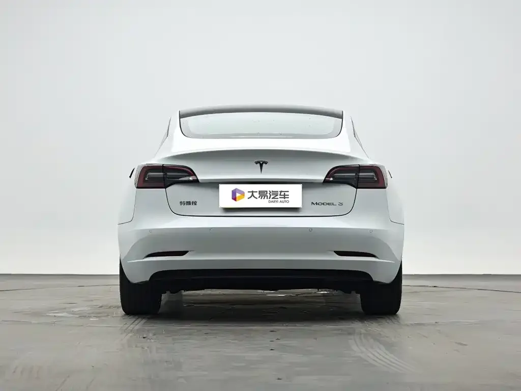 Tesla Model 3 — фото 8