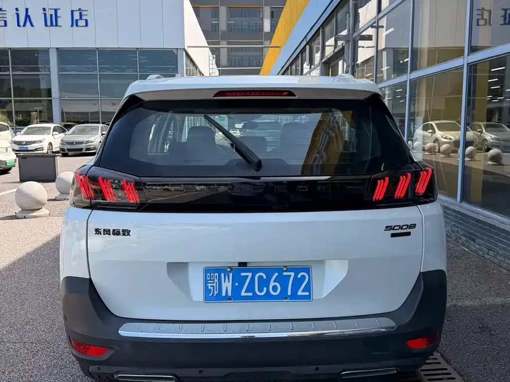 Peugeot 5008 — фото 4